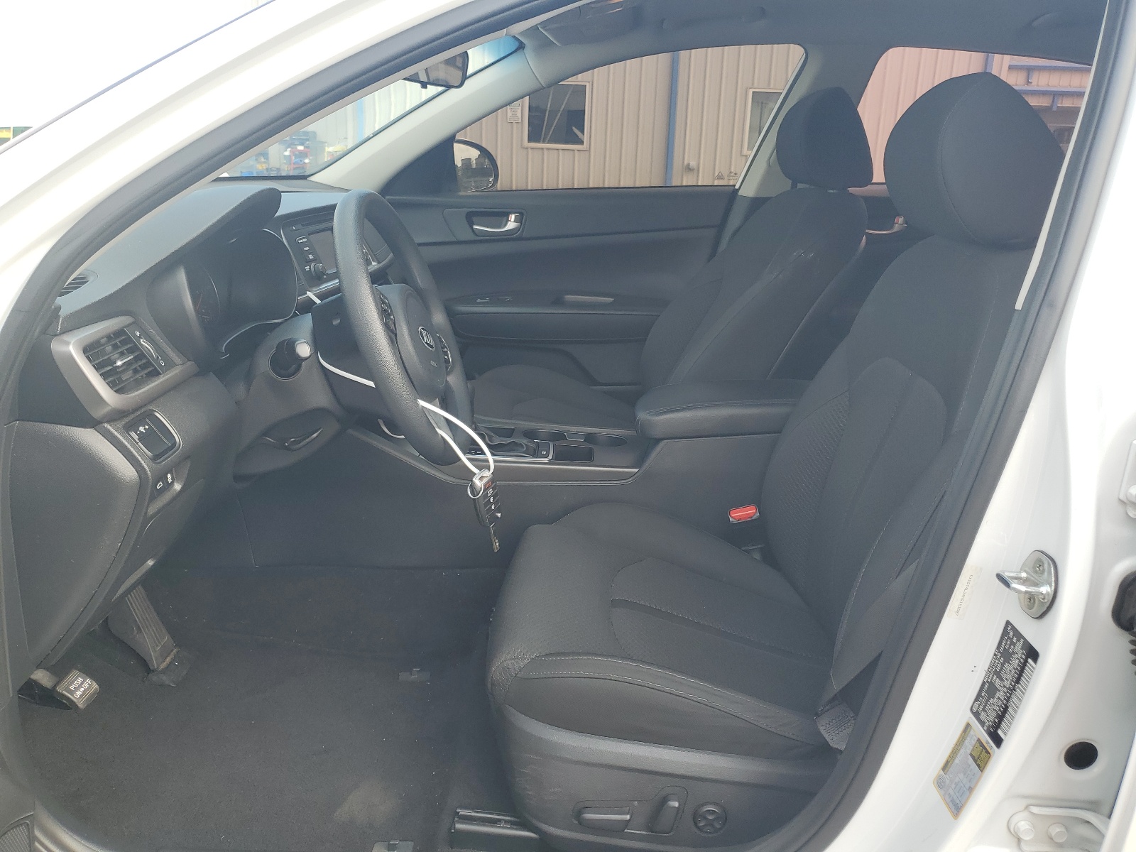 5XXGT4L34HG151887 2017 Kia Optima Lx