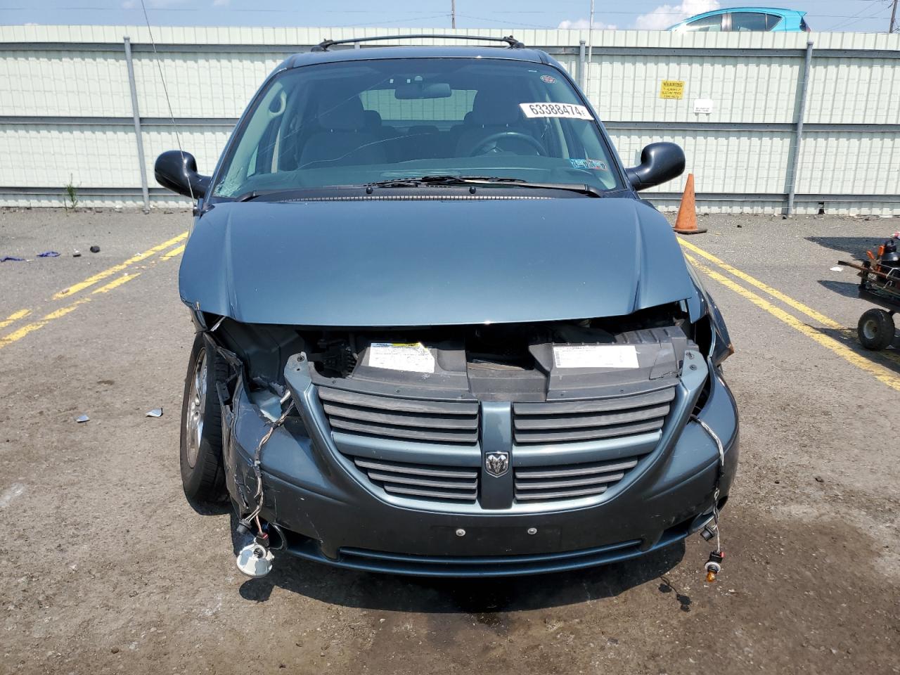 2005 Dodge Grand Caravan Sxt VIN: 2D4GP44L95R374077 Lot: 63388474