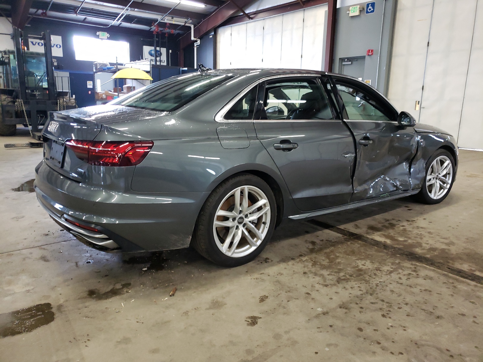 2023 Audi A4 Premium Plus 45 vin: WAUEAAF49PN017277