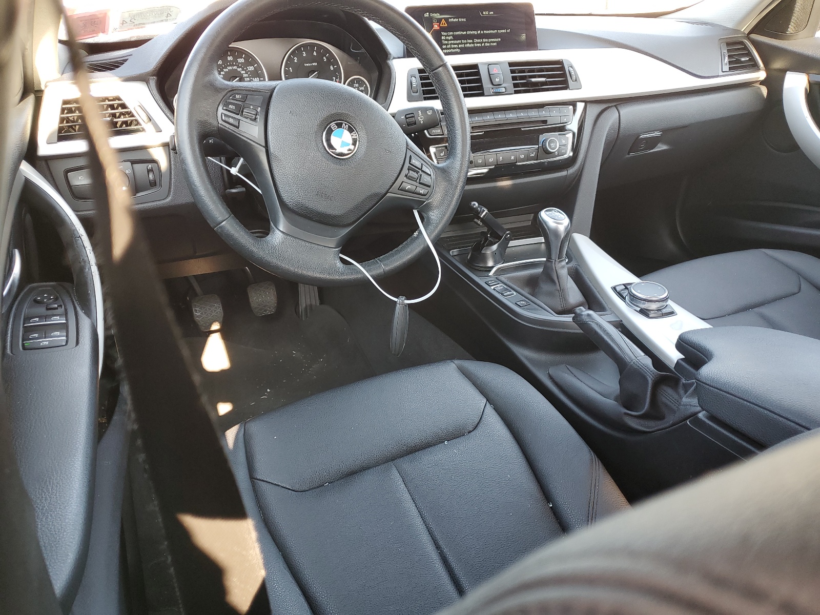 WBA8A9C53GK622566 2016 BMW 320 I