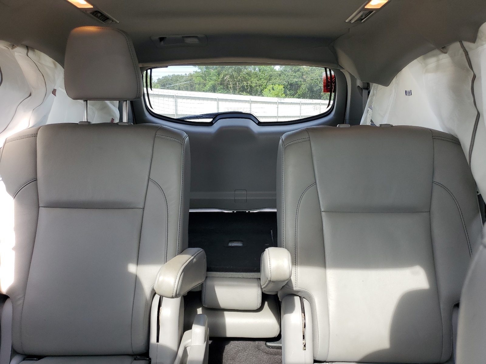 5TDKZRFH1HS215797 2017 Toyota Highlander Se