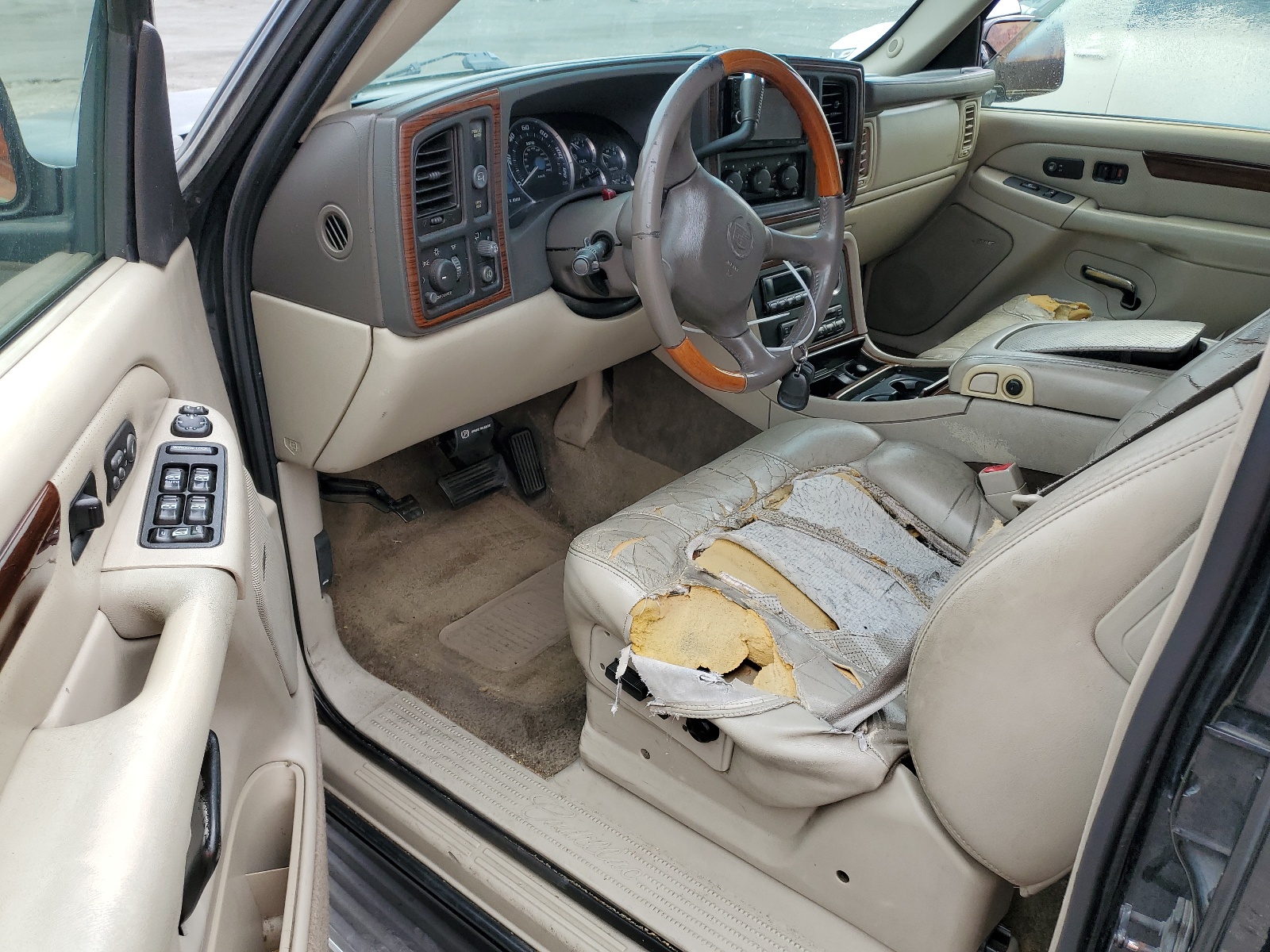 1GYEC63T92R312347 2002 Cadillac Escalade Luxury