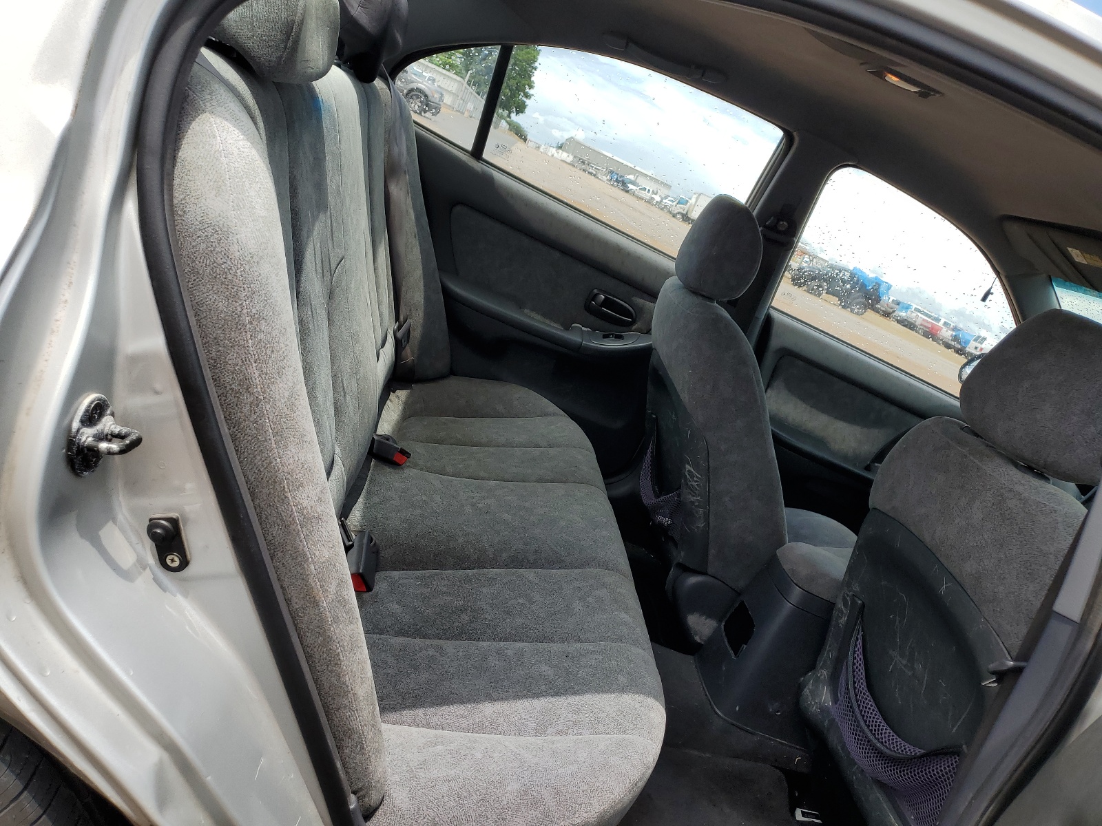 KMHDN45D22U427709 2002 Hyundai Elantra Gls