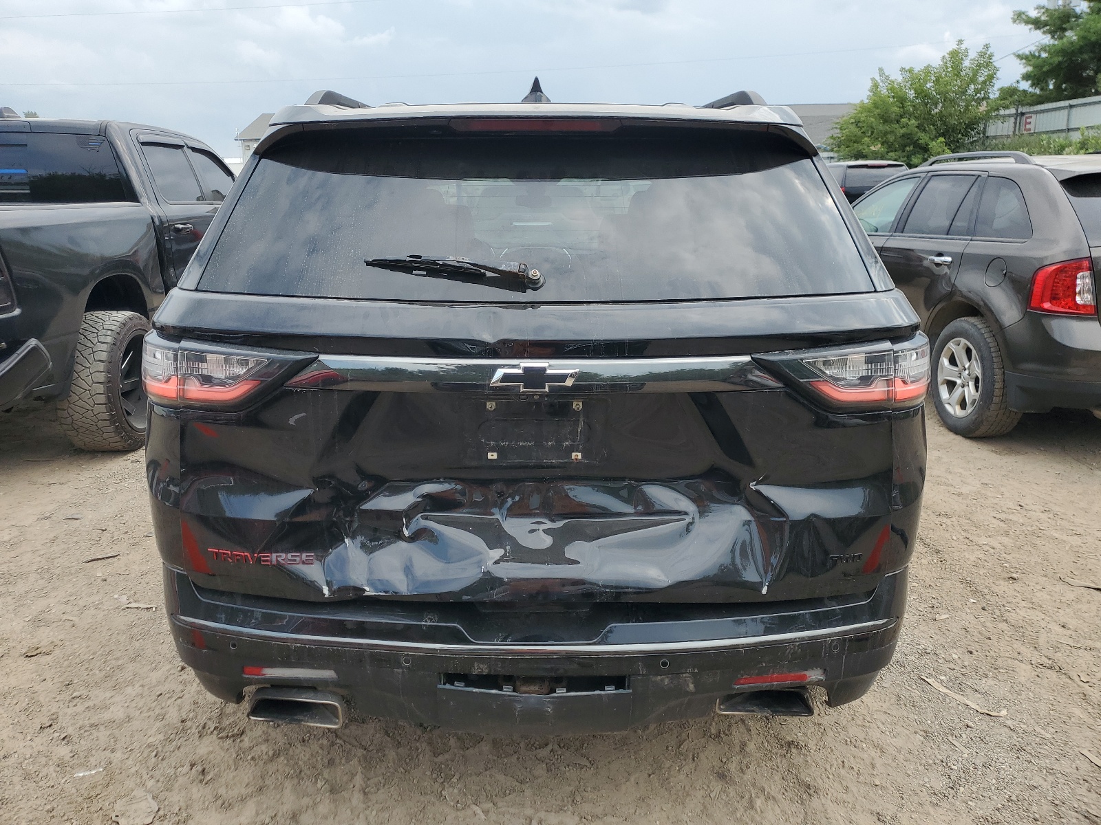 1GNEVJKW3JJ165090 2018 Chevrolet Traverse Premier