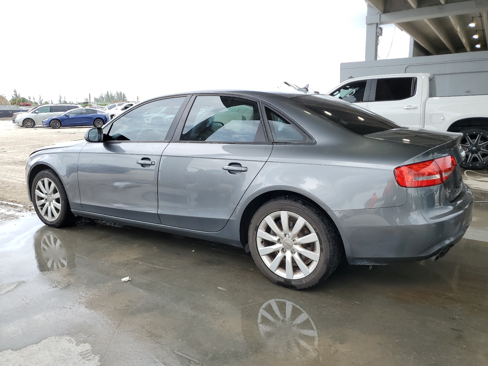 2013 Audi A4 Premium vin: WAUAFAFL0DA151489