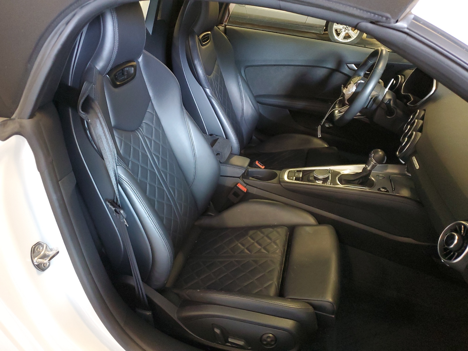 TRUT5CFV0H1019498 2017 Audi Tt