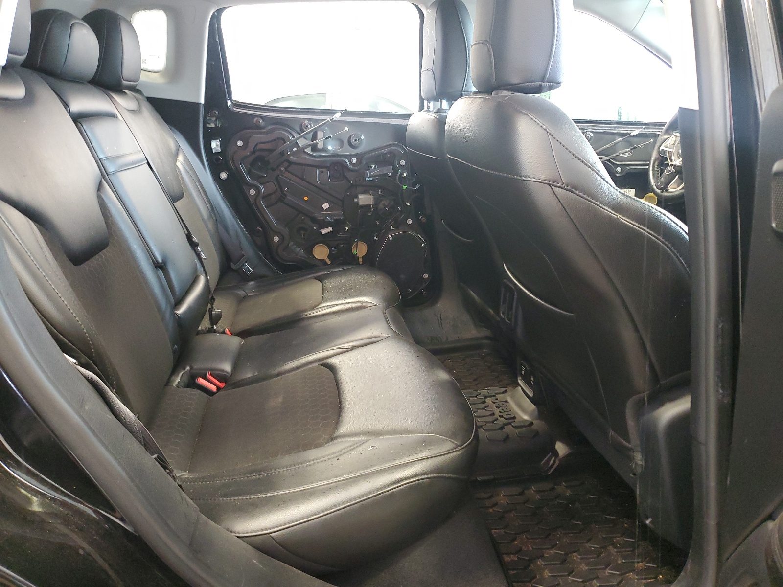 3C4NJDBB2JT366880 2018 Jeep Compass Latitude