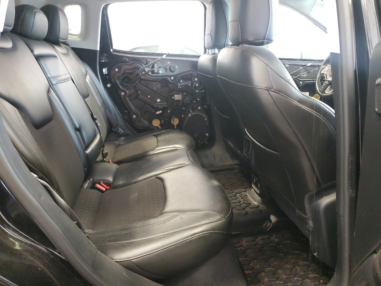 2018 Jeep Compass Latitude VIN: 3C4NJDBB2JT366880 Lot: 61648694