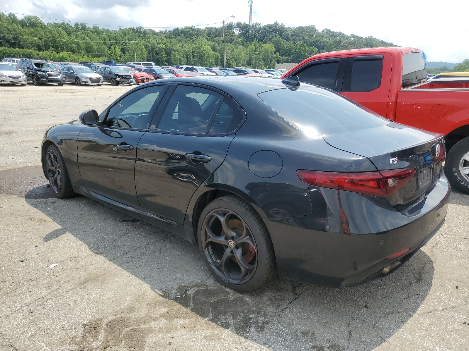 2017 Alfa Romeo Giulia Ti Q4 vin: ZARFAEEN4H7551839