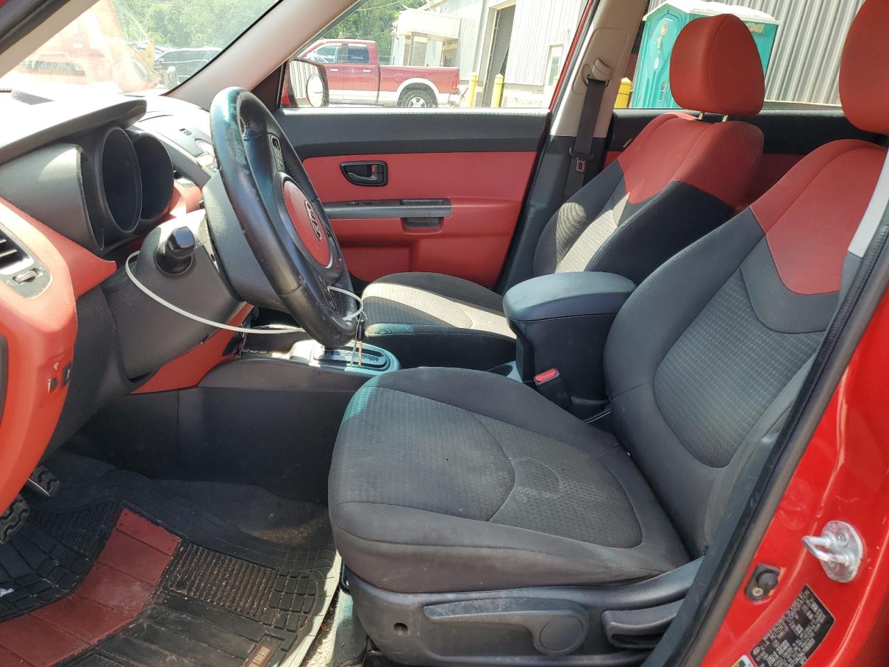 2010 Kia Soul + VIN: KNDJT2A29A7083833 Lot: 62286264