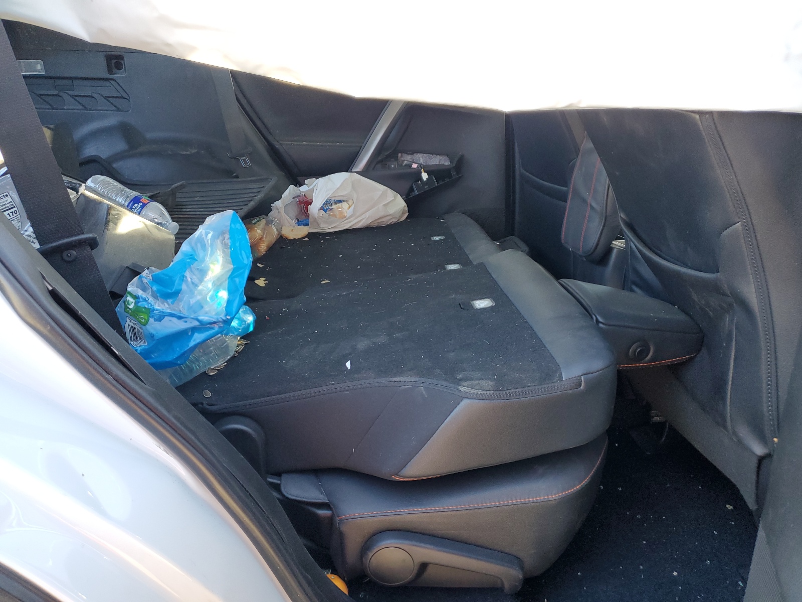 2T3JFREV6JW742878 2018 Toyota Rav4 Se