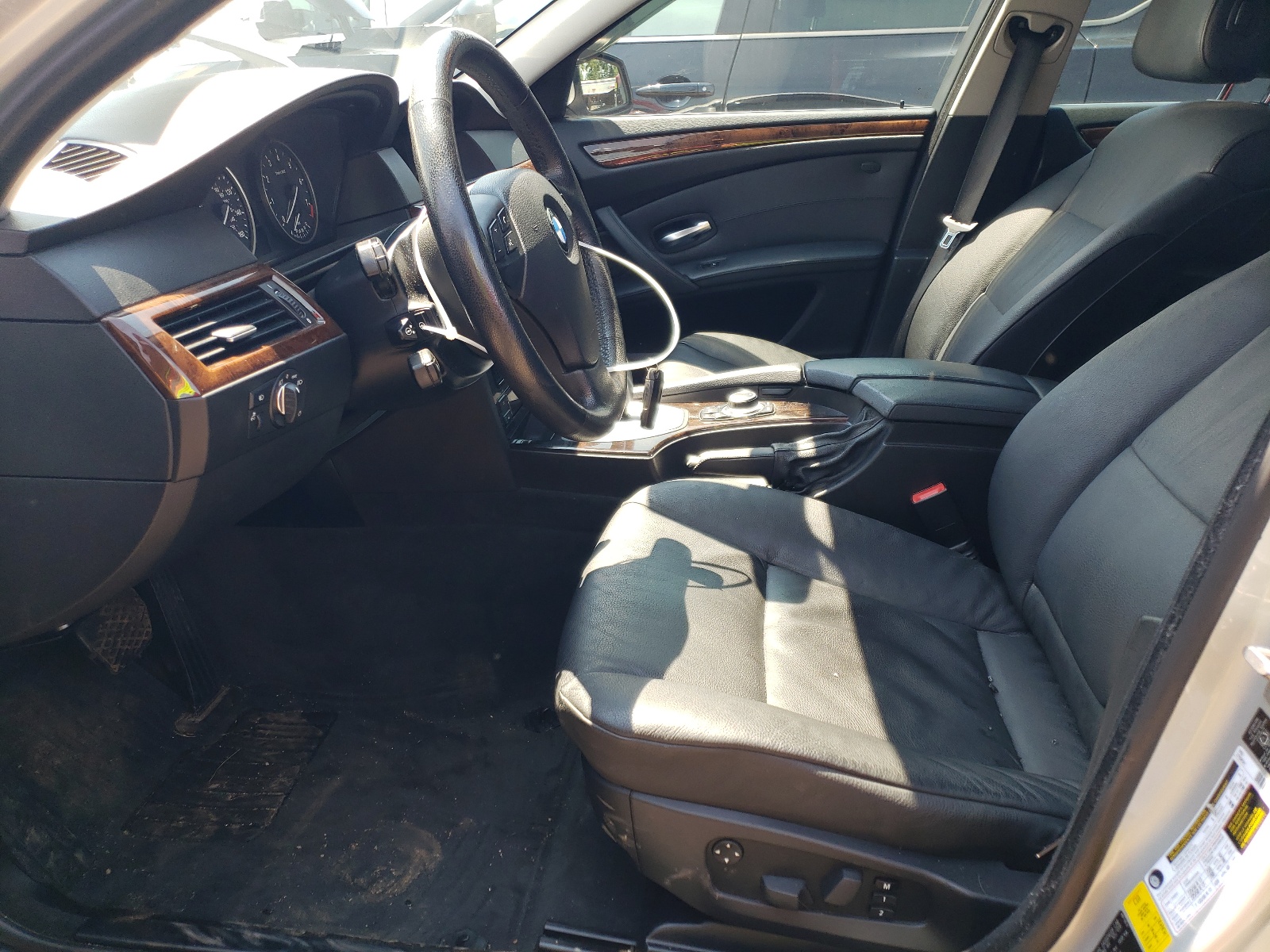 WBANV1C54AC443088 2010 BMW 528 Xi