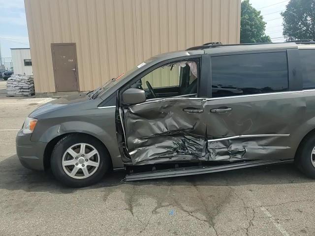 2010 Chrysler Town & Country Touring Plus VIN: 2A4RR8DX2AR368202 Lot: 61911604