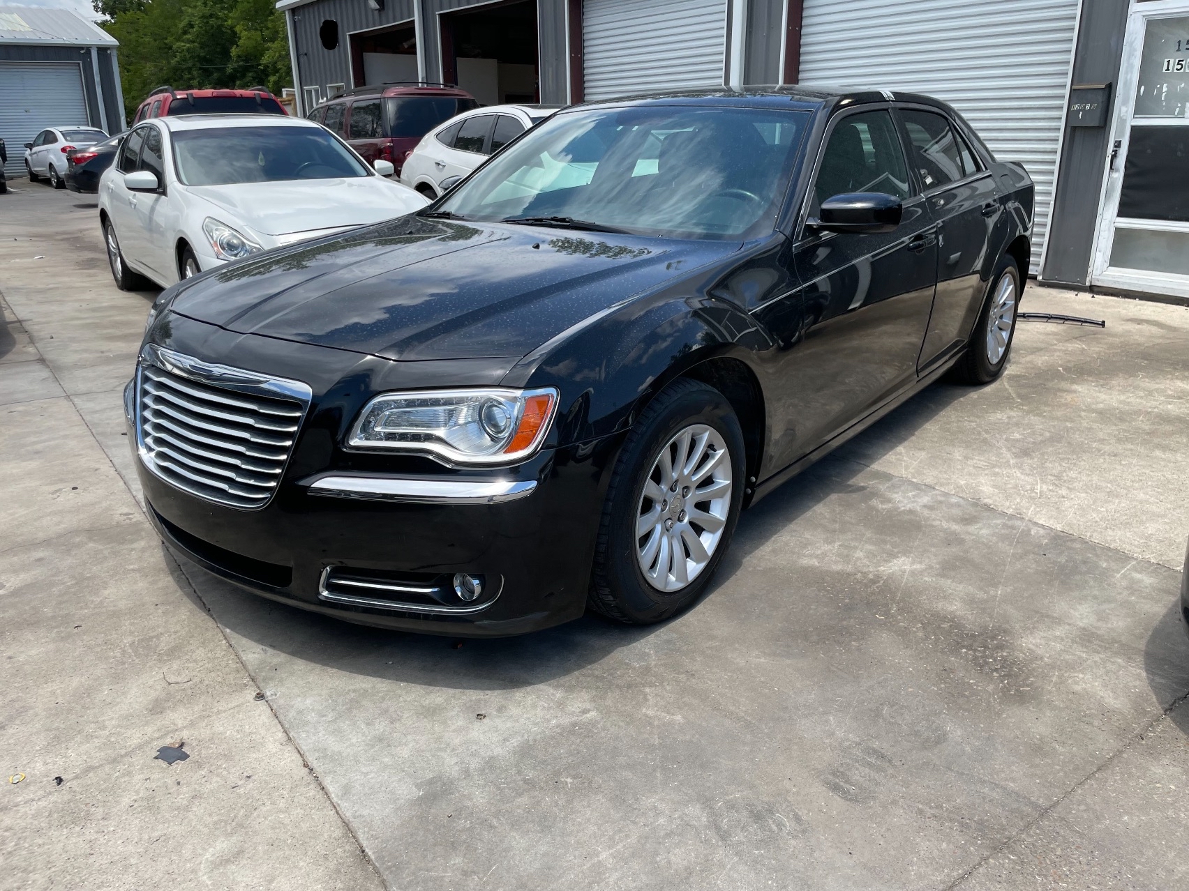 2014 Chrysler 300 vin: 2C3CCAAG6EH119751