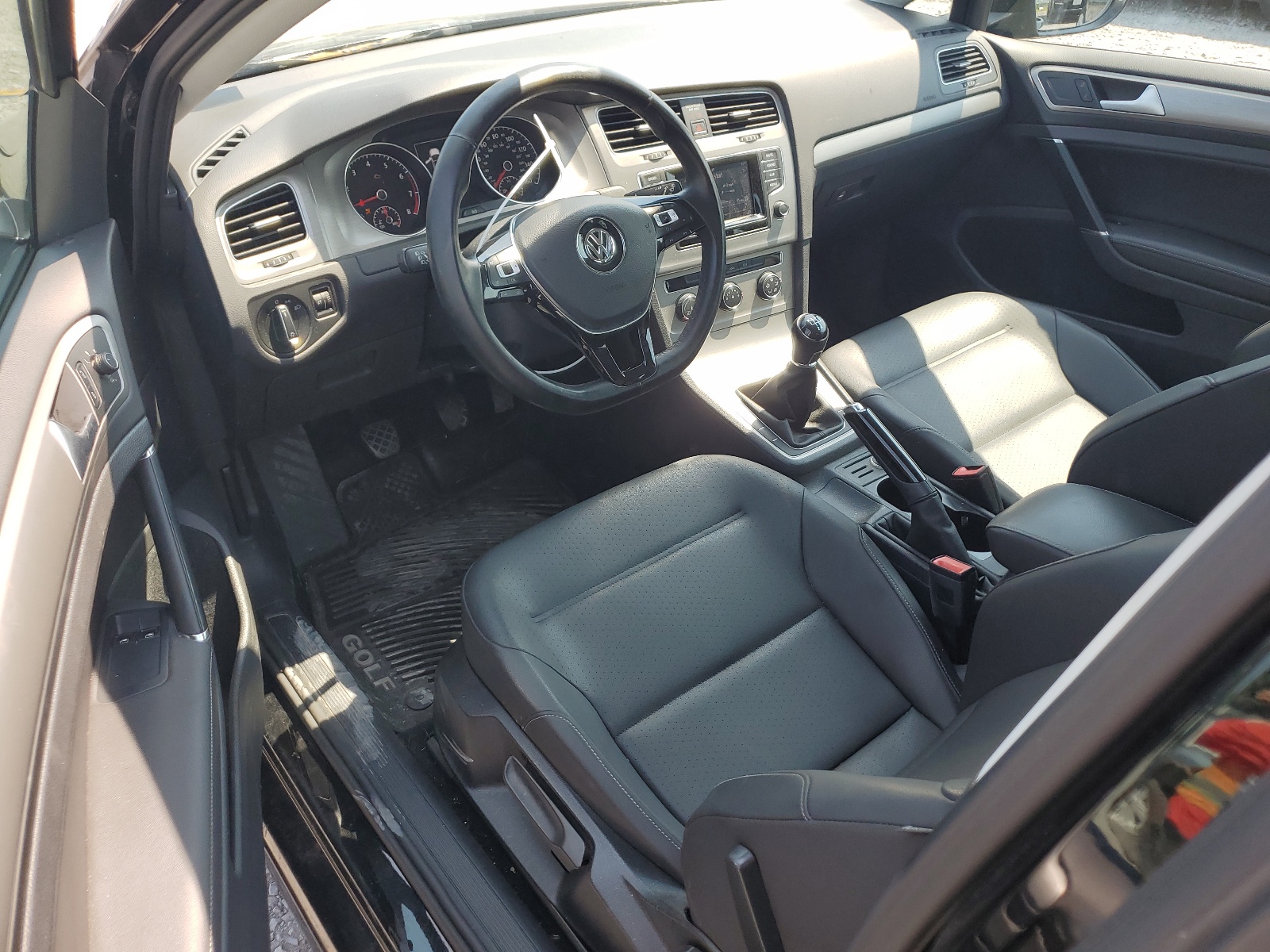 3VW817AU0FM027194 2015 Volkswagen Golf