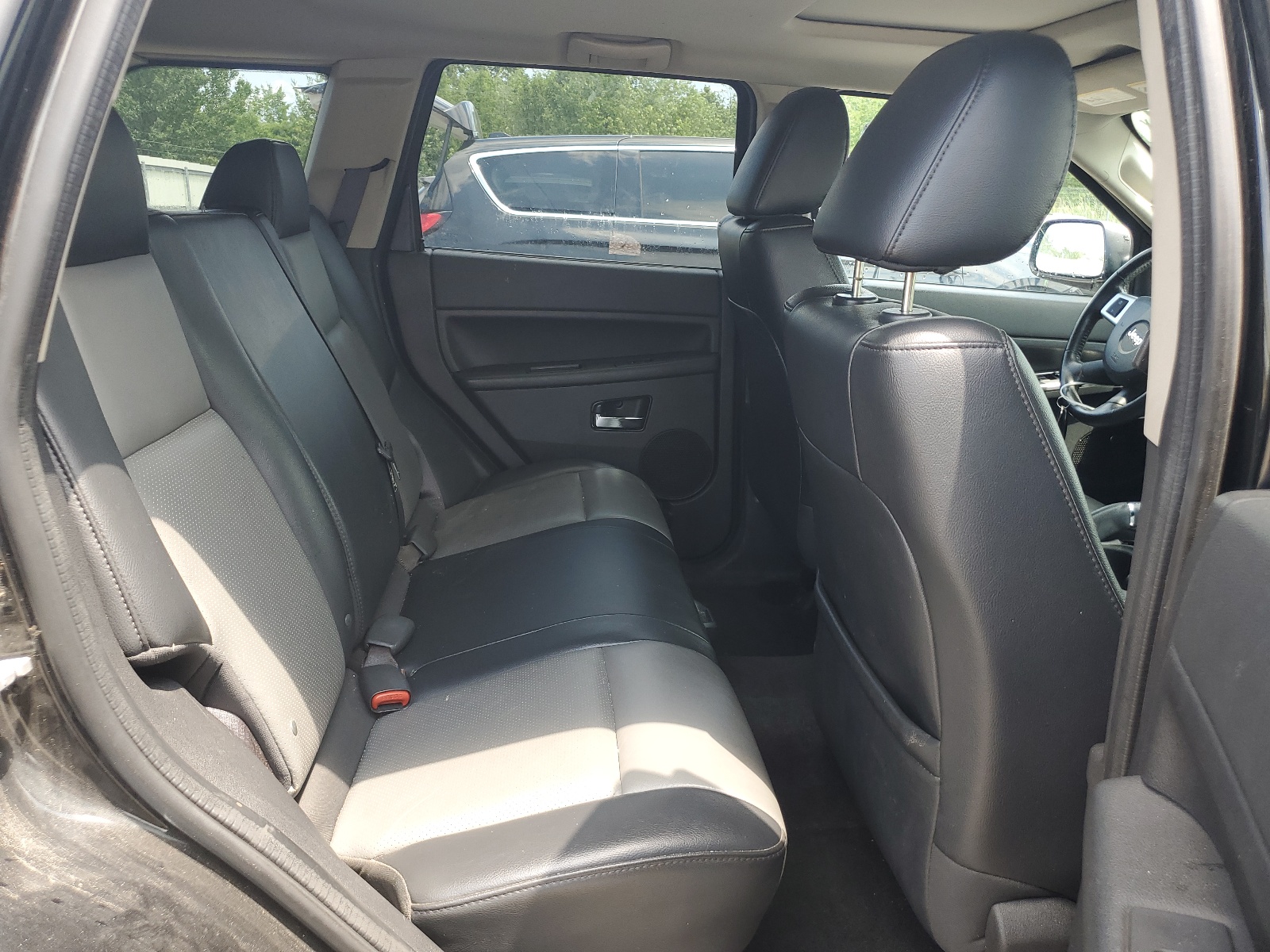 1J8GR48K09C533696 2009 Jeep Grand Cherokee Laredo