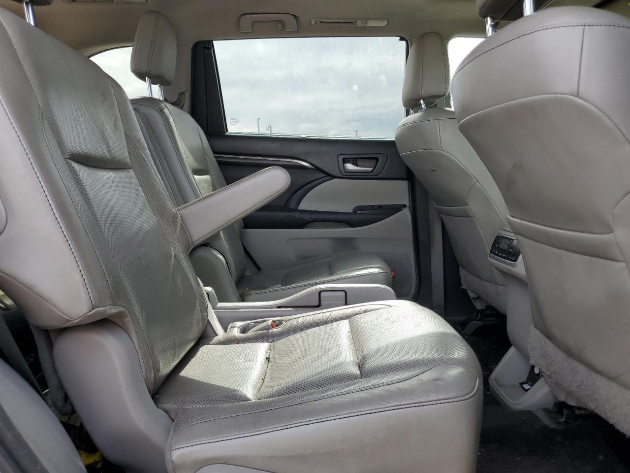 2015 Toyota Highlander Limited VIN: 5TDYKRFH8FS040539 Lot: 61899084