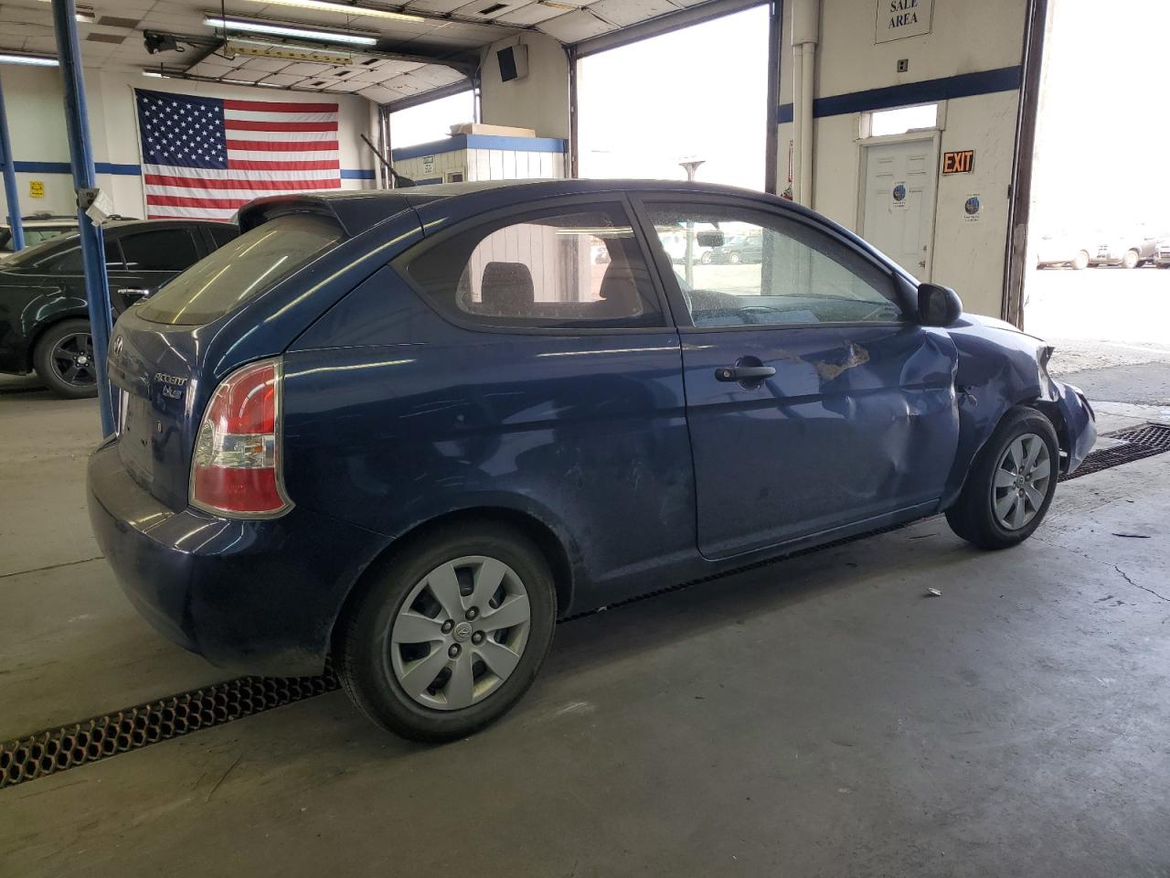 2010 Hyundai Accent - Image 3
