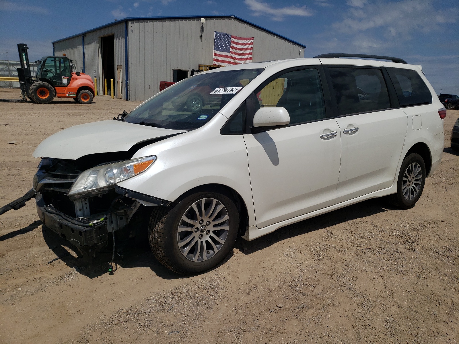 5TDYZ3DC1JS910897 2018 Toyota Sienna Xle