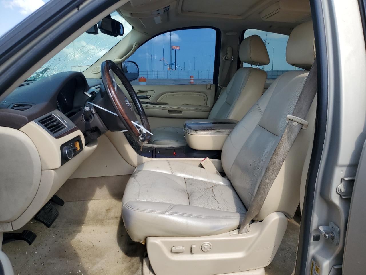 2007 Cadillac Escalade Luxury VIN: 1GYFK63847R367539 Lot: 63179274