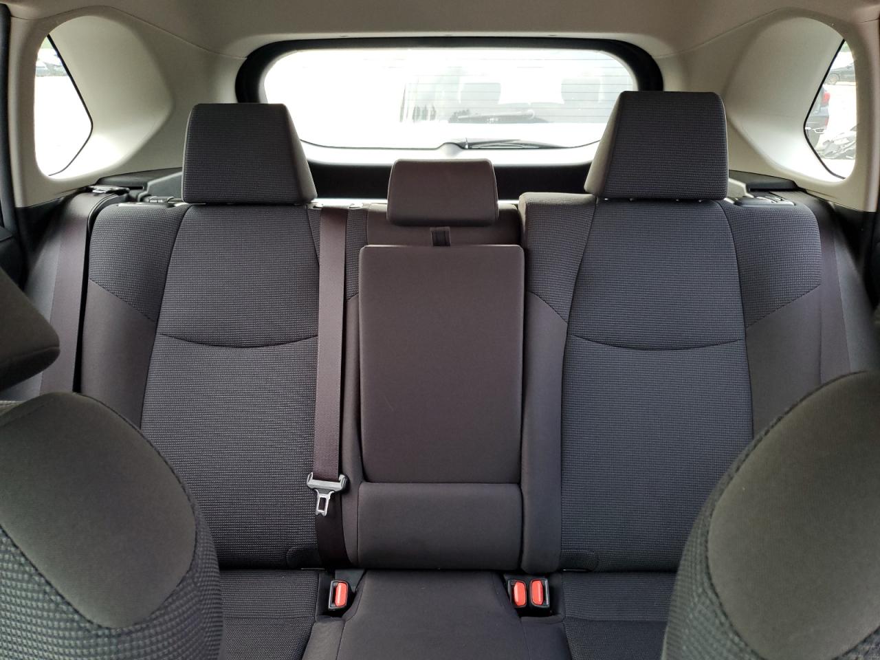 2019 Toyota Rav4 Le VIN: JTMG1RFV7KJ004126 Lot: 63189064