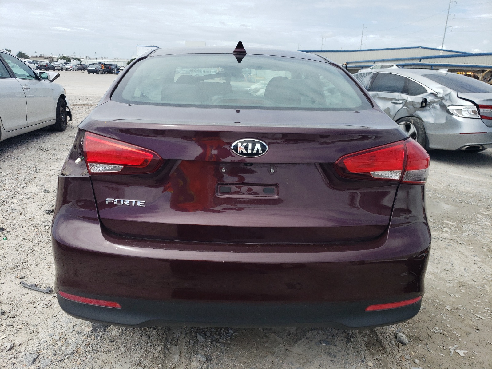 3KPFL4A75JE239623 2018 Kia Forte Lx