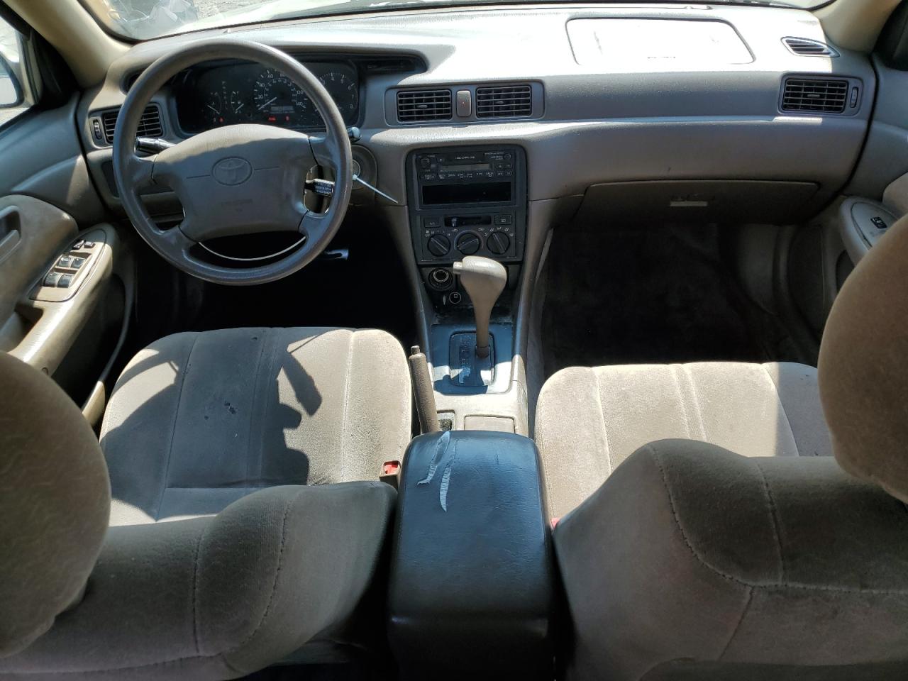 1999 Toyota Camry Ce VIN: 4T1BG22K9XU404699 Lot: 64455744