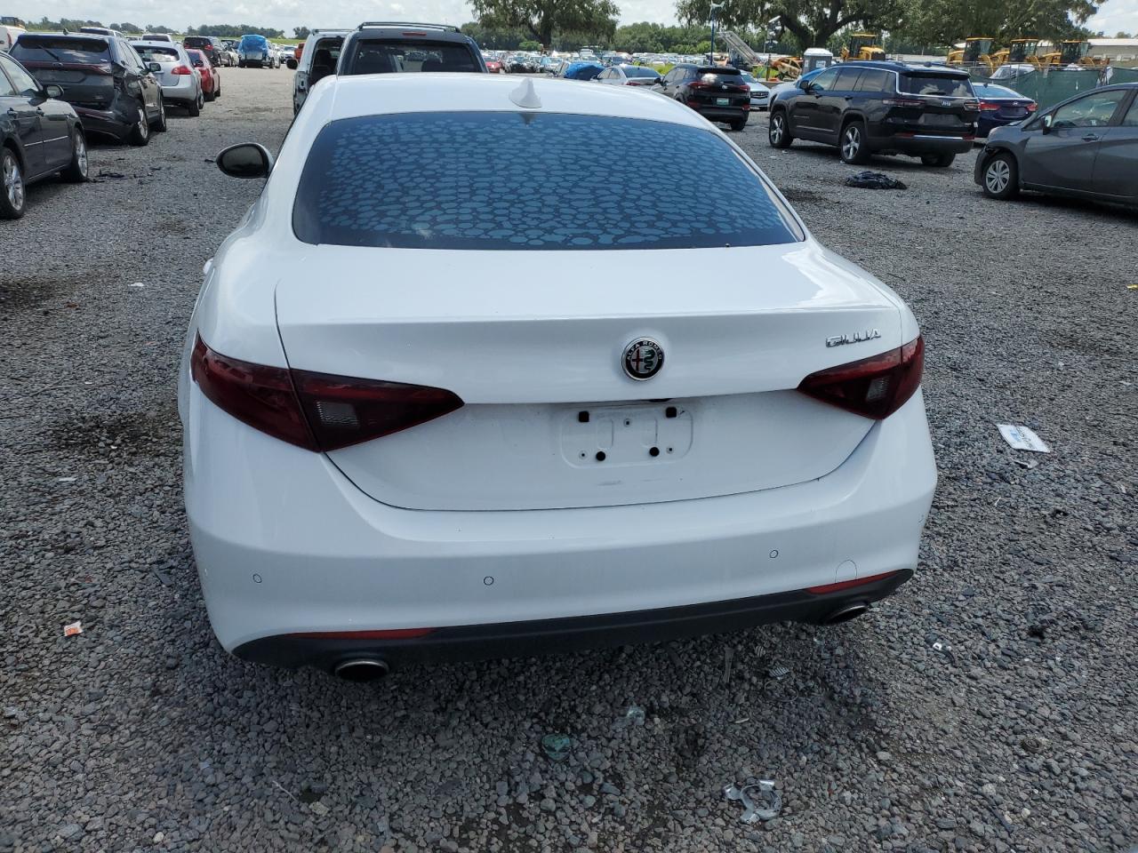 2018 Alfa Romeo Giulia VIN: ZARFAEBN5J7563363 Lot: 65545084