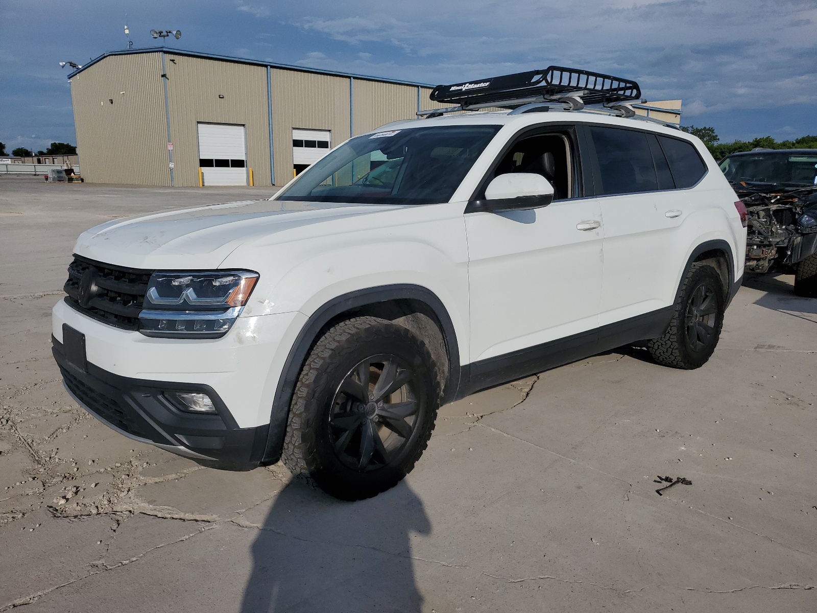 1V2KR2CA0JC564390 2018 Volkswagen Atlas Se