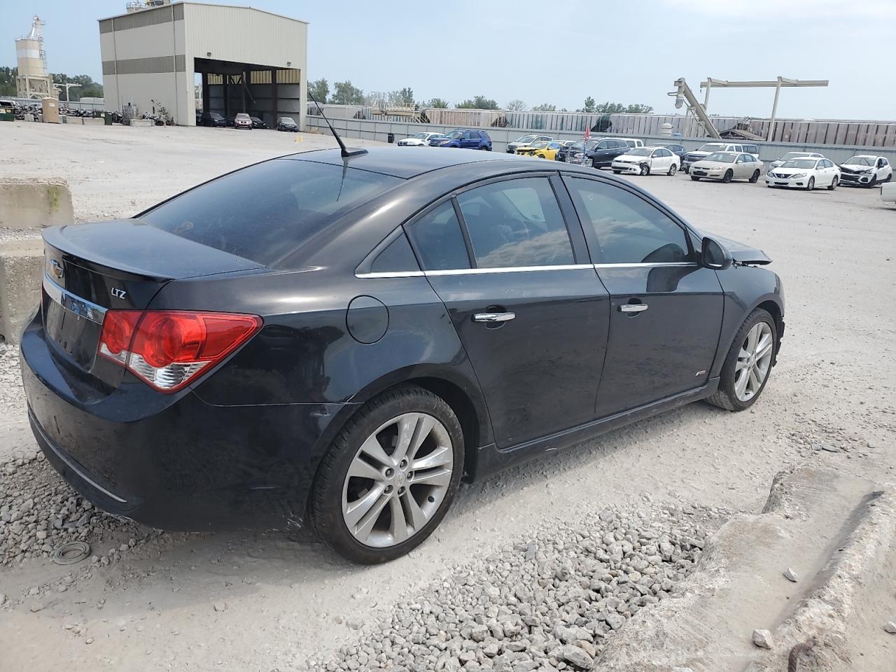 2011 Chevrolet Cruze - Image 3