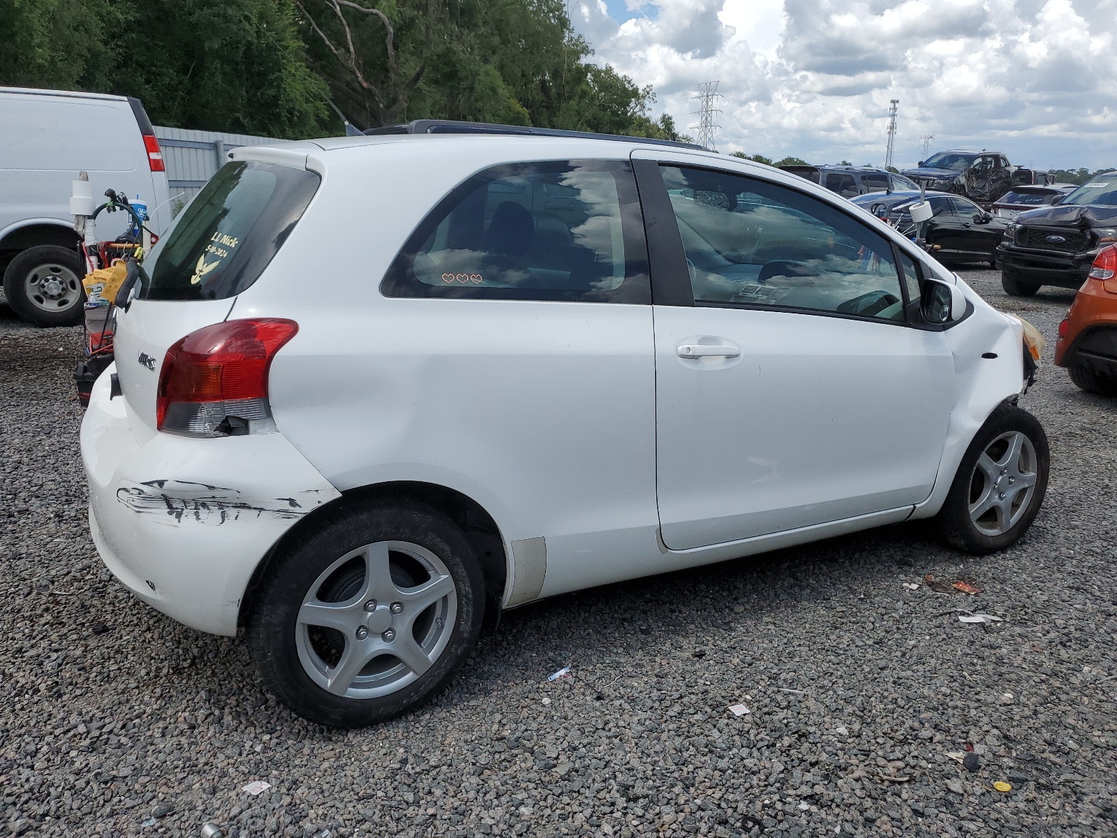 JTDJT4K38B5332199 2011 Toyota Yaris