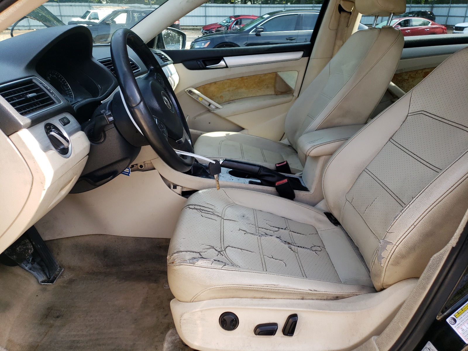 1VWBP7A33DC074469 2013 Volkswagen Passat Se