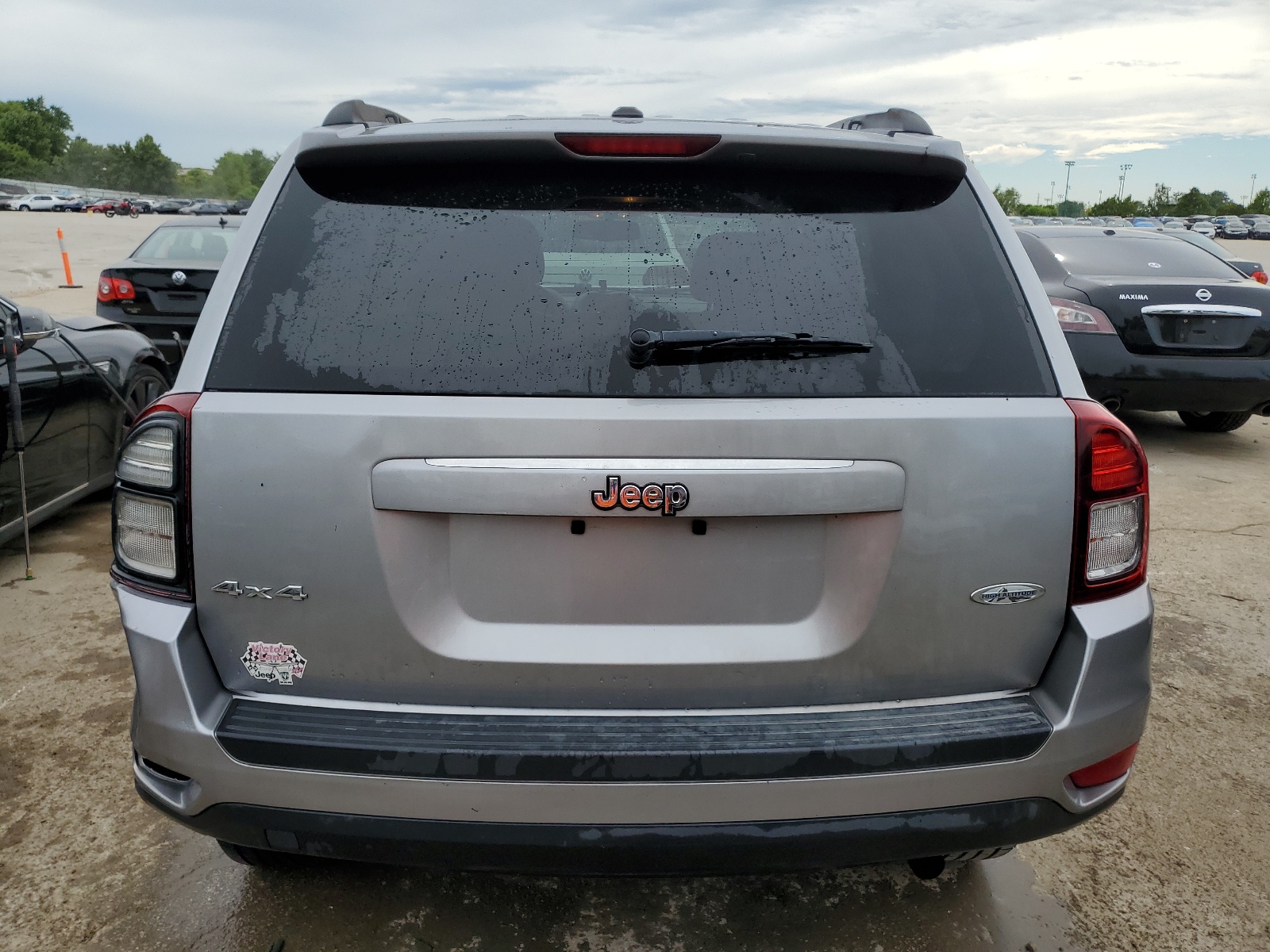1C4NJDEBXGD661607 2016 Jeep Compass Latitude