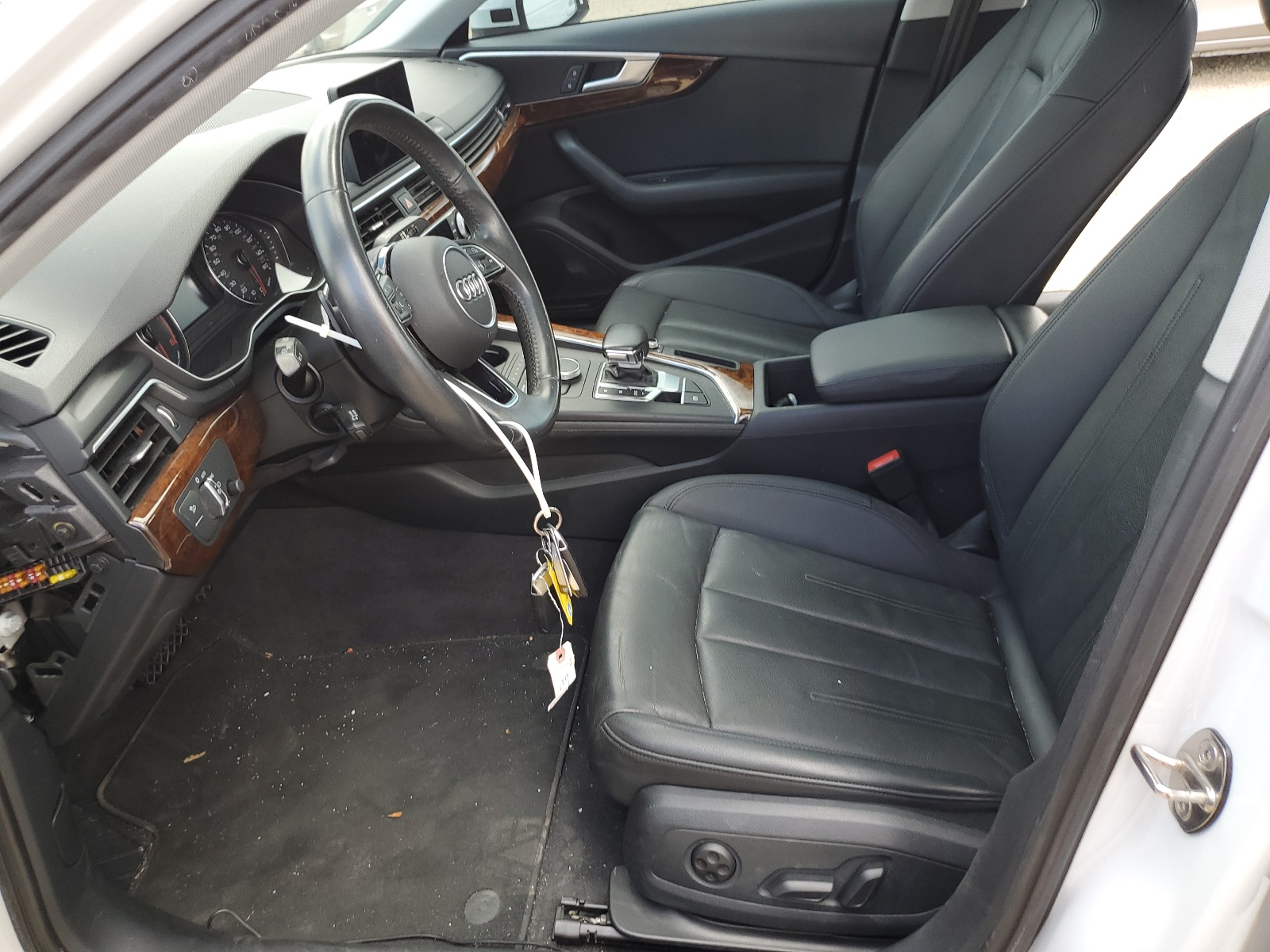 WAUGMAF42KN008204 2019 Audi A4 Premium