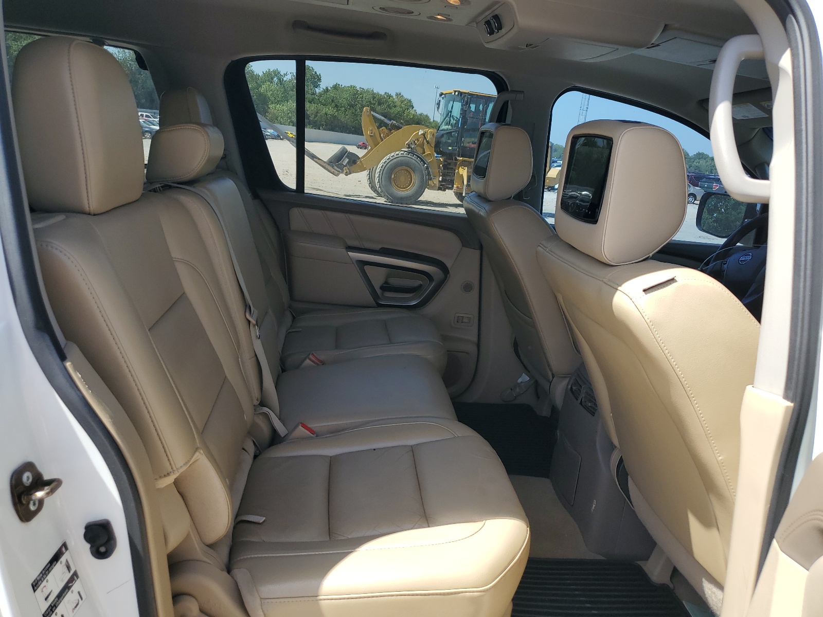 5N1BA0ND7FN622815 2015 Nissan Armada Sv