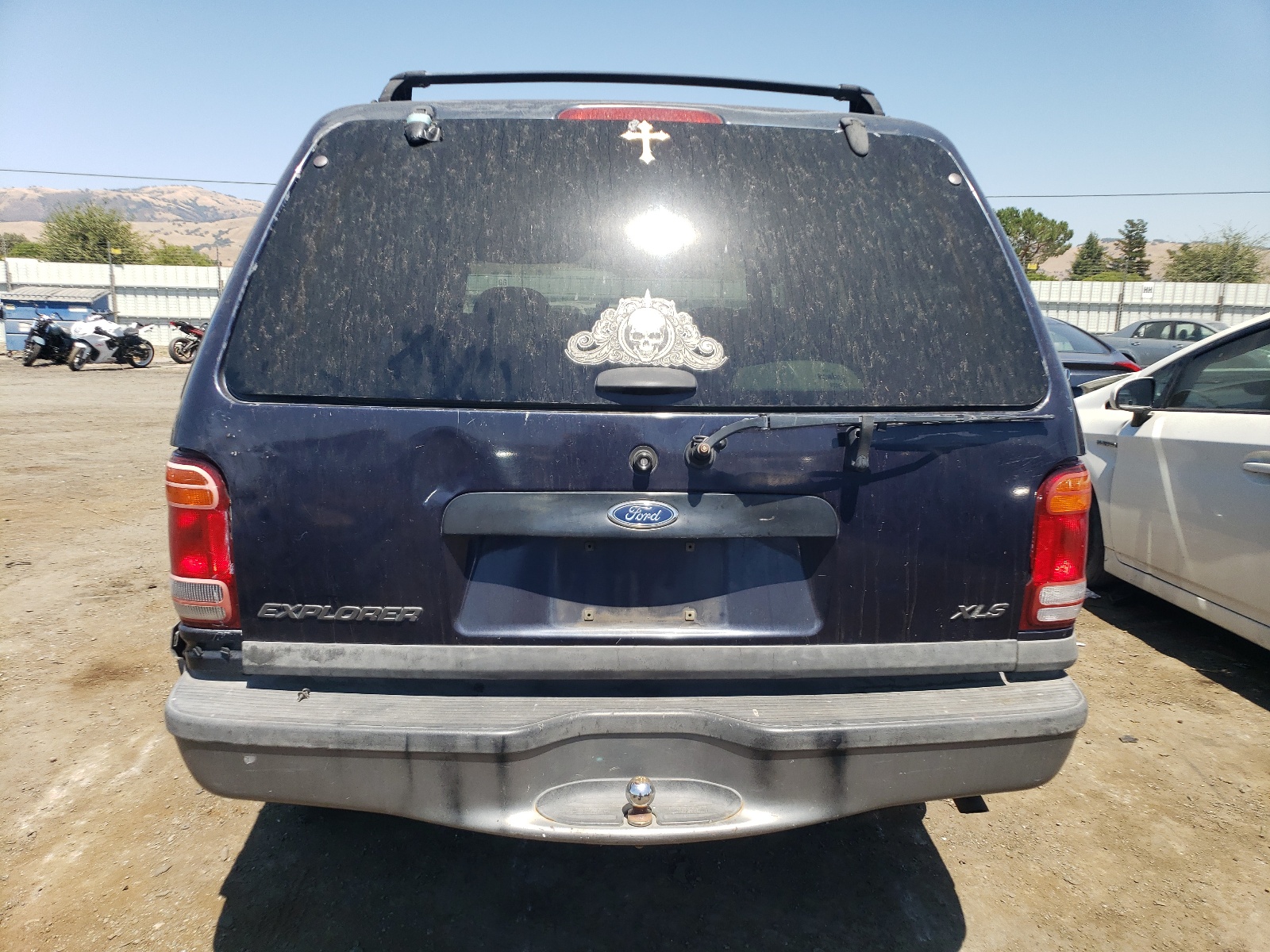 1FMZU62X2YZB57301 2000 Ford Explorer Xls