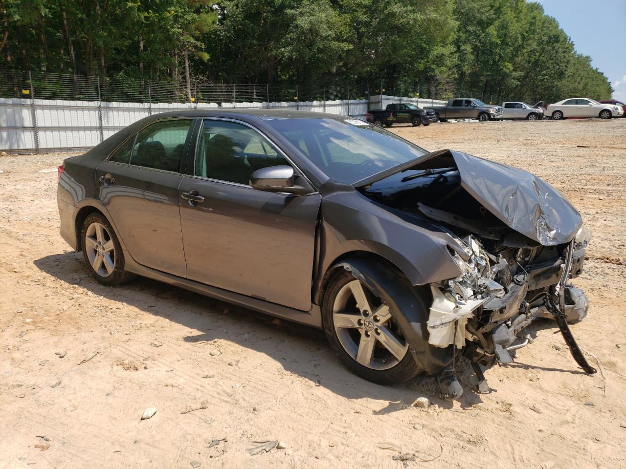 2014 Toyota Camry - Image 4