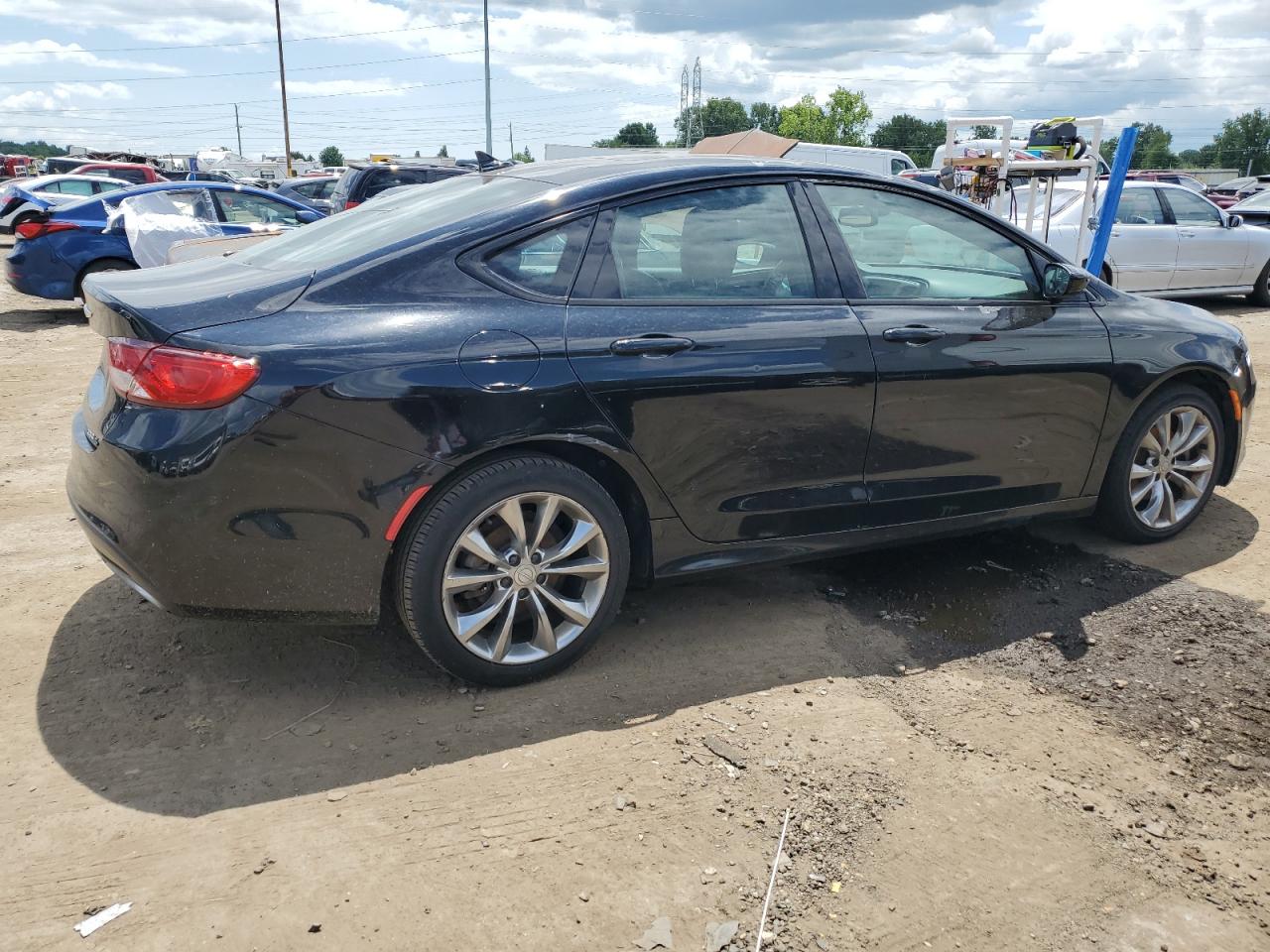 2015 Chrysler 200 - Image 3