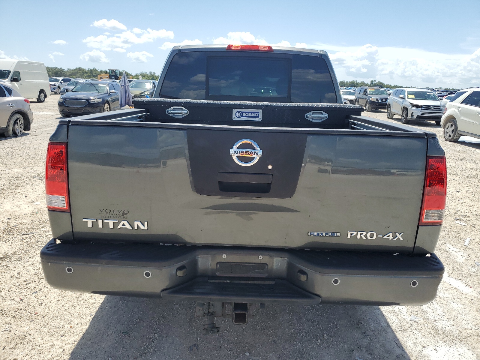 1N6BA0EC3CN310110 2012 Nissan Titan S