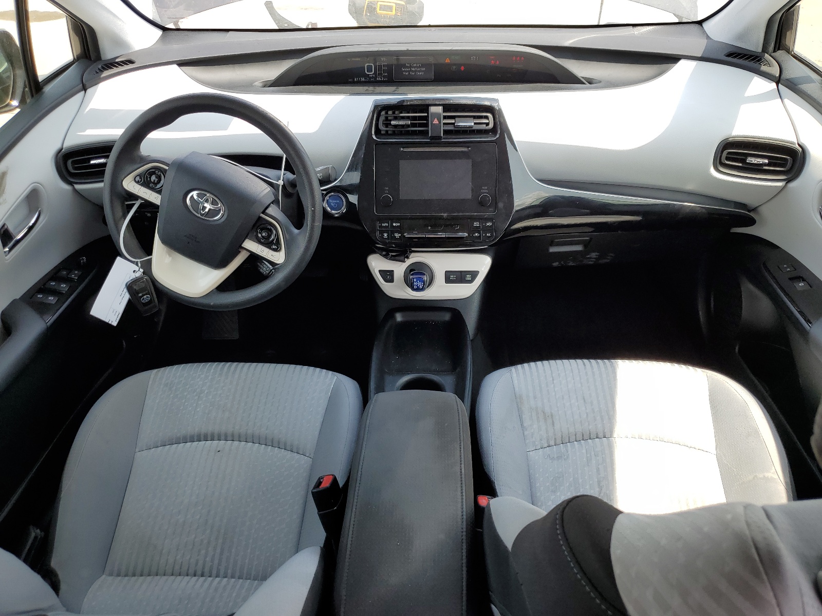 JTDKBRFUXJ3600266 2018 Toyota Prius