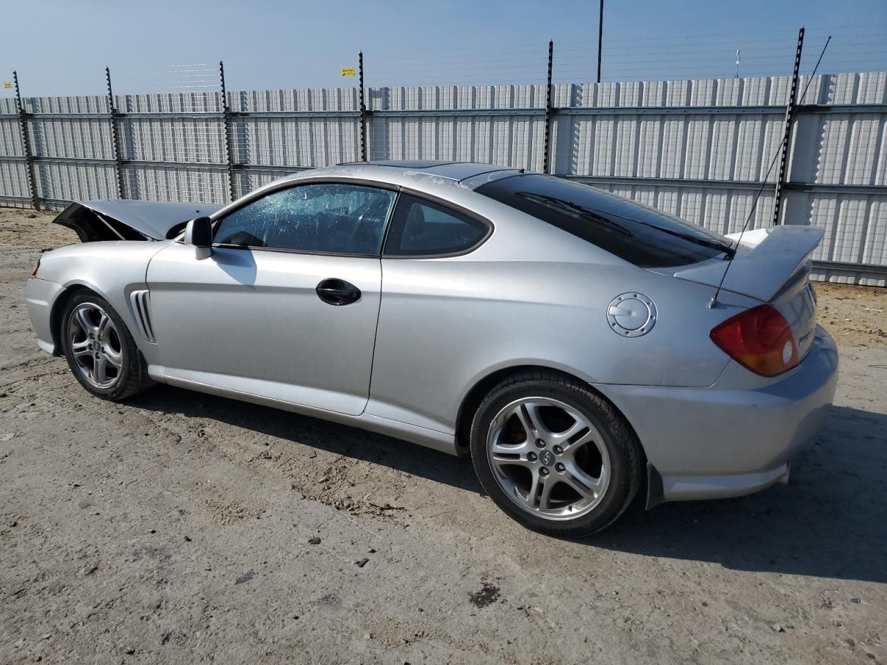 2004 Hyundai Tiburon Gt VIN: KMHHN65F64U108704 Lot: 61715054