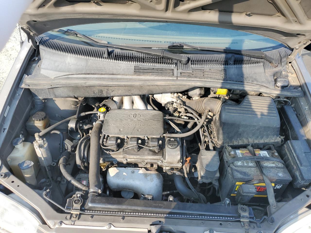 1998 Toyota Sienna Le VIN: 4T3ZF13C2WU012740 Lot: 65527024