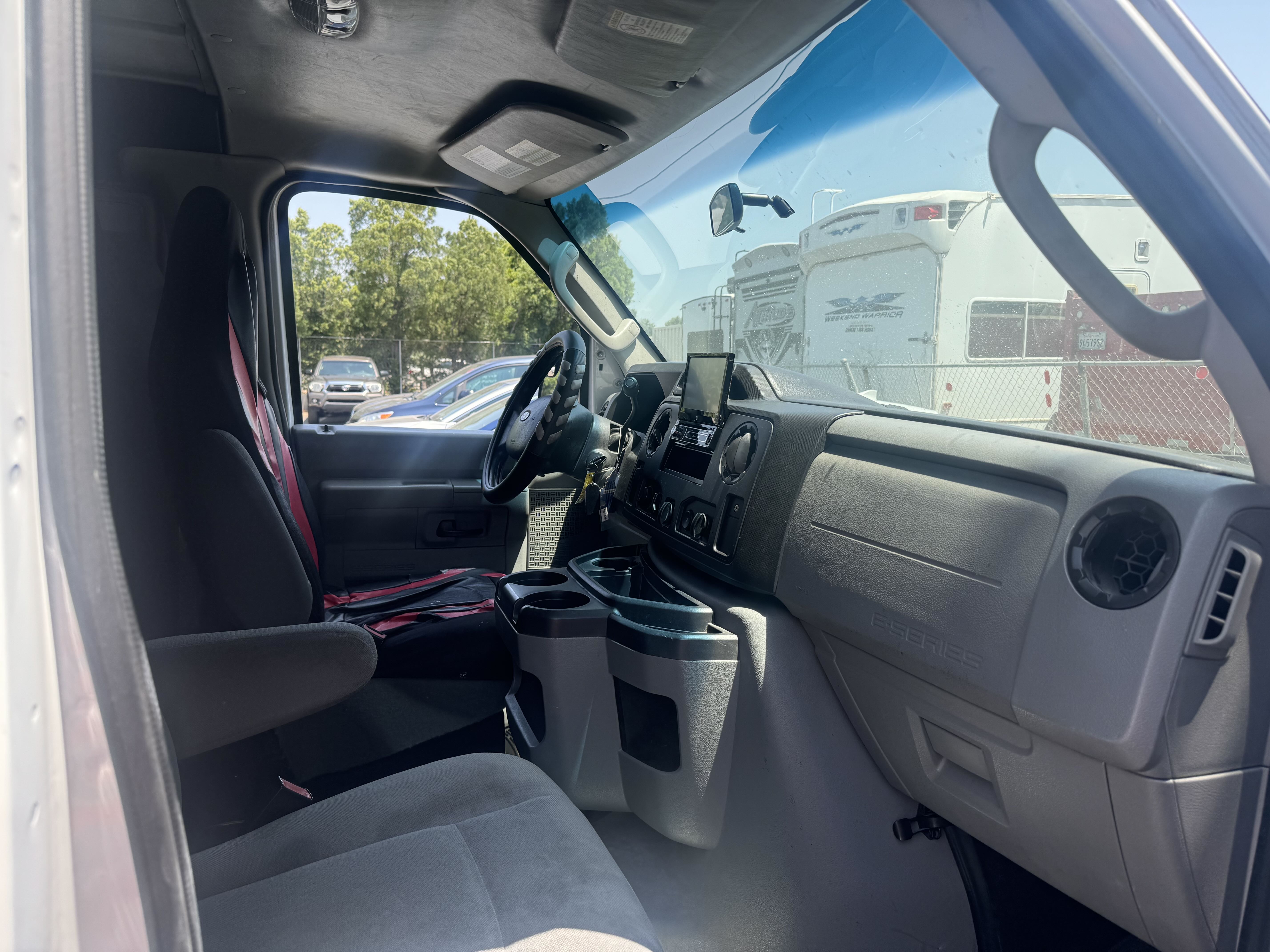 2013 Ford Econoline E250 Van vin: 1FTNE2EW0DDA61105