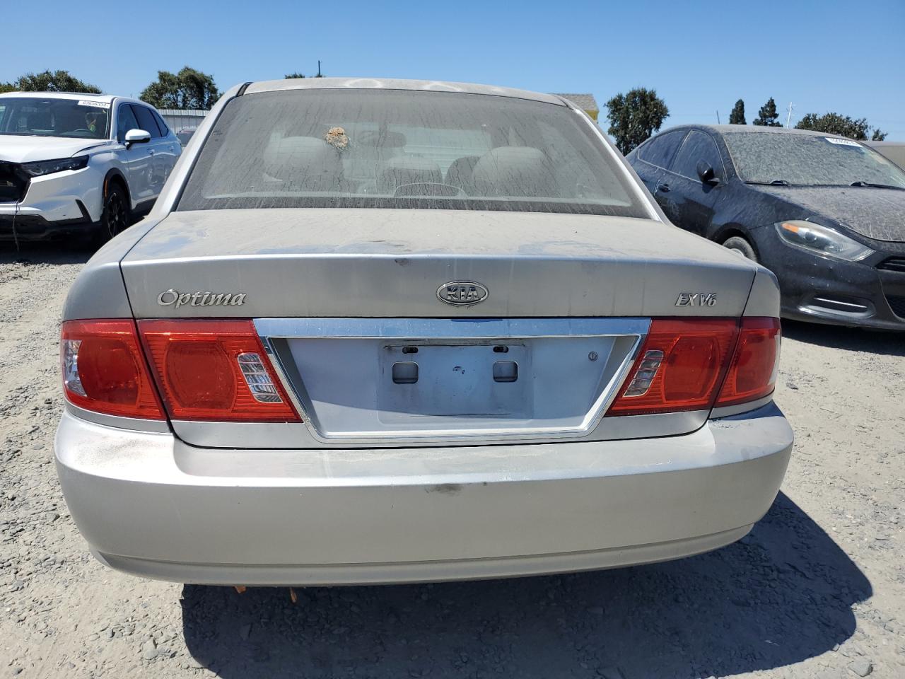 2004 Kia Optima Lx VIN: KNAGD128845298671 Lot: 63231174