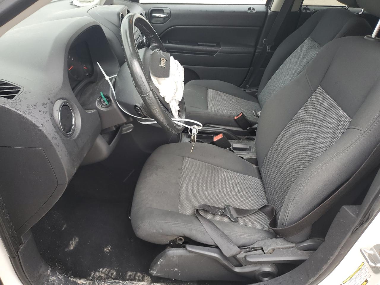 2010 Jeep Compass Sport VIN: 1J4NT1FA3AD620994 Lot: 62259814