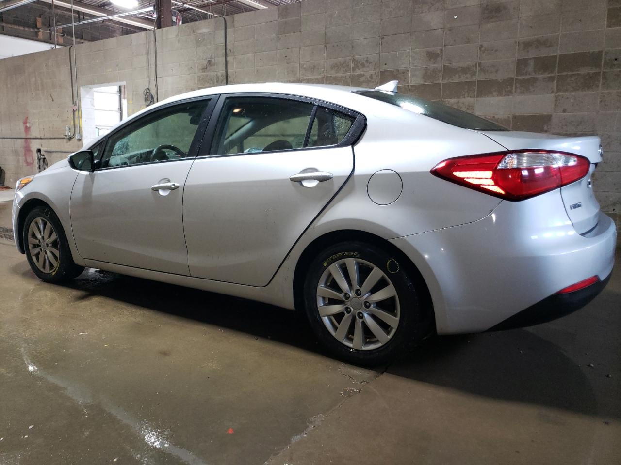 KNAFX4A6XG5605833 2016 KIA FORTE - Image 2