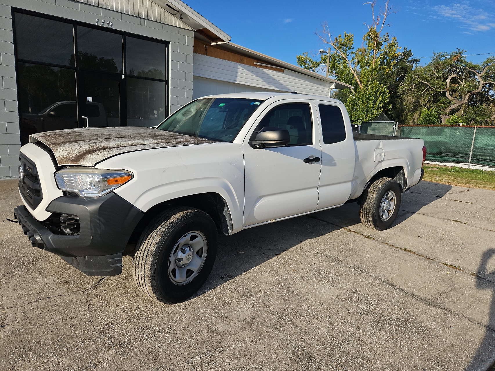 2017 Toyota Tacoma Access Cab vin: 5TFRX5GN7HX098688