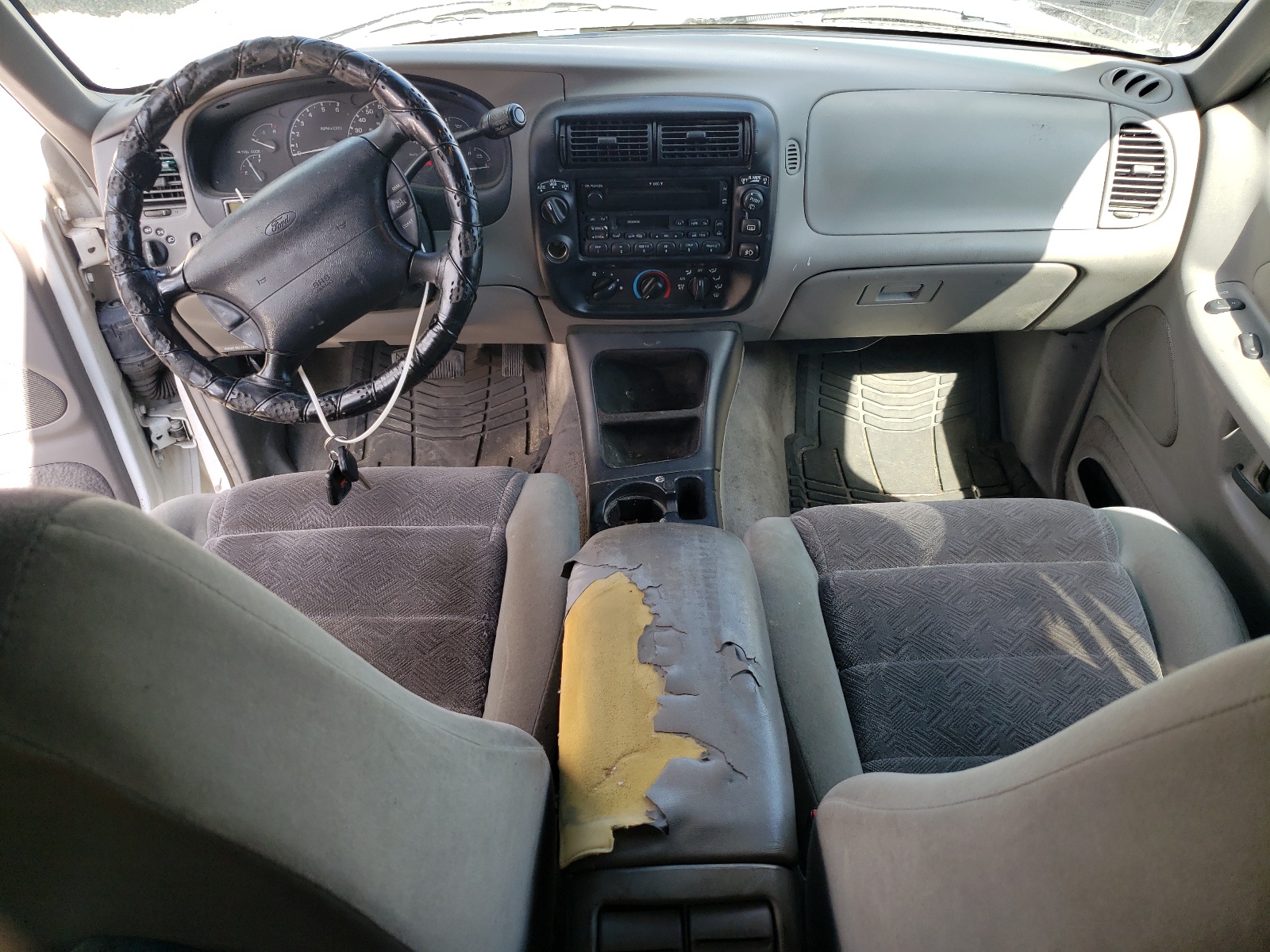 1FMZU34E5WZC24142 1998 Ford Explorer