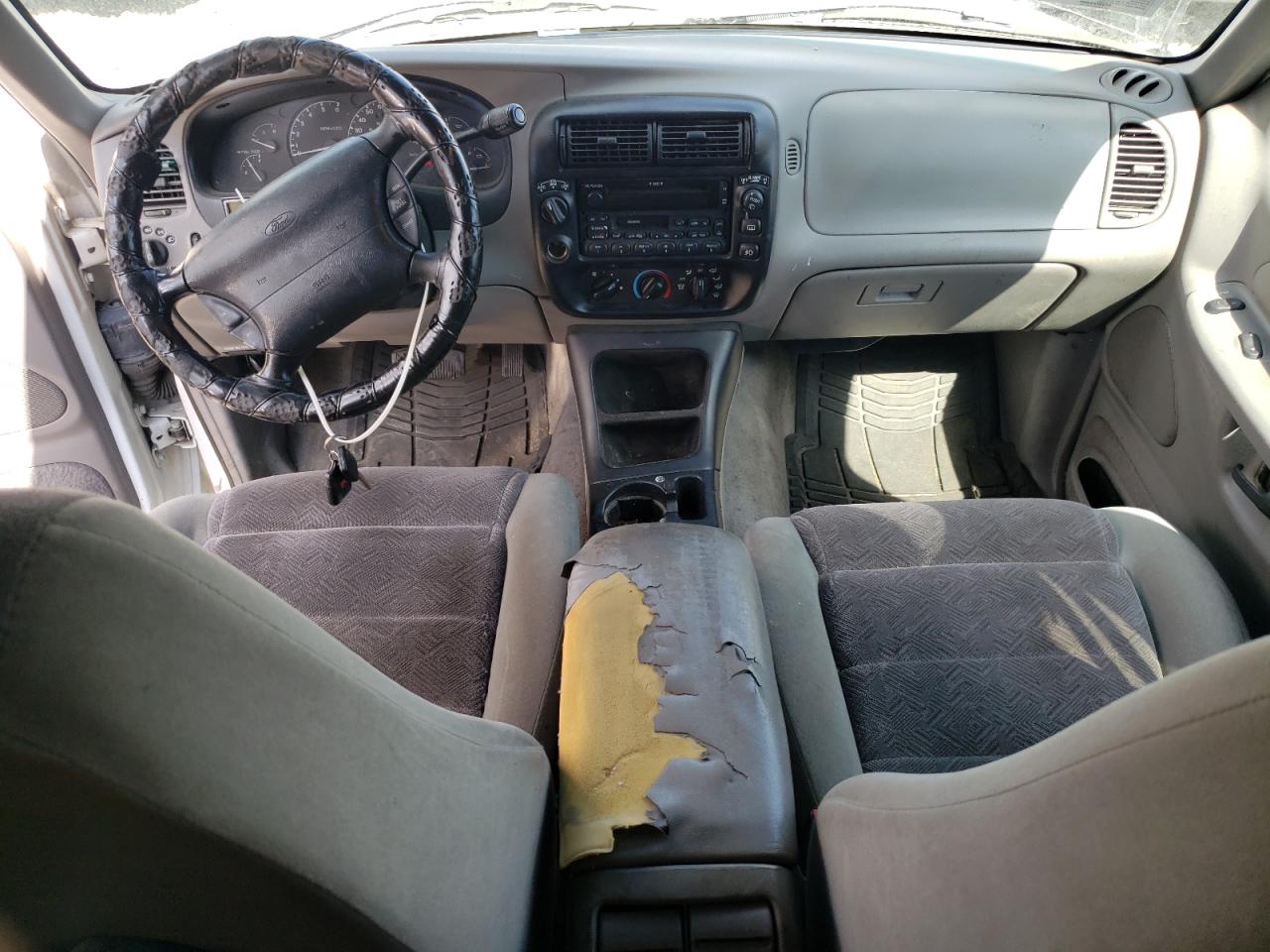 1998 Ford Explorer VIN: 1FMZU34E5WZC24142 Lot: 63558424