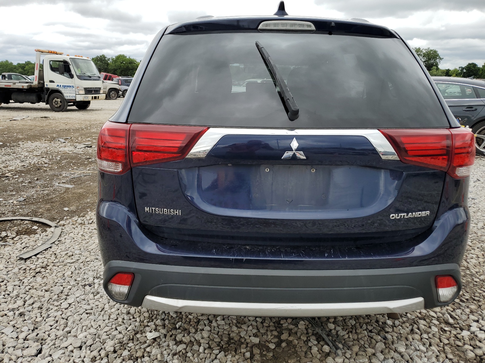 JA4AD2A37HZ039036 2017 Mitsubishi Outlander Es